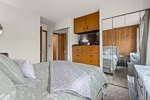 1013 Manor Dr, Streamwood, IL 60107 - Photo 14