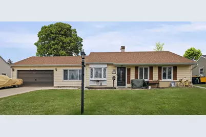1013 Manor Drive, Streamwood, IL 60107 - Photo 2
