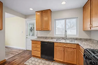 1013 Manor Drive, Streamwood, IL 60107 - Photo 8