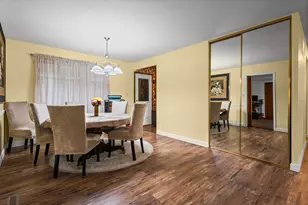 1013 Manor Dr, Streamwood, IL 60107 - Photo 6