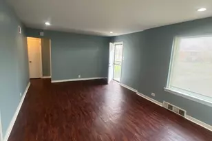 324 Frederick Ave, Bellwood, IL 60104 - Photo 2