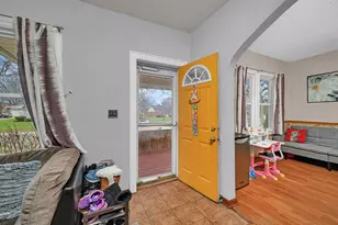 1238 Wauponsee St, Morris, IL 60450 - Photo 4