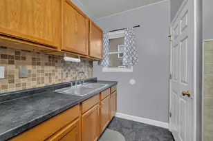 1238 Wauponsee St, Morris, IL 60450 - Photo 8