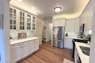 852 Beech Dr, Elgin, IL 60120 - Photo 4