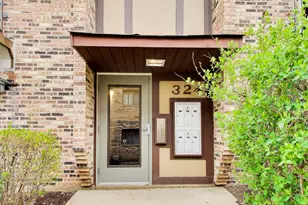 324 Klein Creek Ct, Carol Stream, IL 60188 - Photo 4