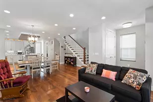 5033 W Winona St, Chicago, IL 60630 - Photo 2