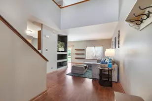 3534 Blue Ridge Ct, Carpentersville, IL 60110 - Photo 2