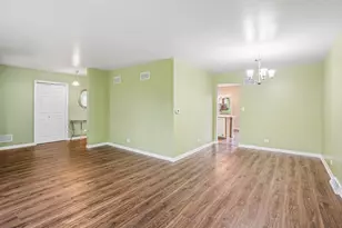 495 Kinkaid Ct, Des Plaines, IL 60016 - Photo 4