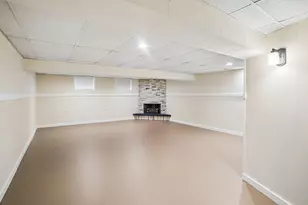 495 Kinkaid Ct, Des Plaines, IL 60016 - Photo 18