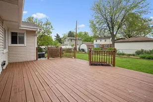 495 Kinkaid Ct, Des Plaines, IL 60016 - Photo 22