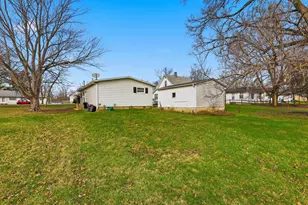 350 E Summer St, Paxton, IL 60957 - Photo 4