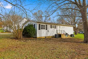 350 E Summer St, Paxton, IL 60957 - Photo 1