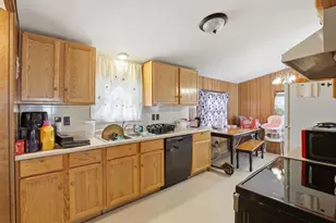 350 E Summer St, Paxton, IL 60957 - Photo 16