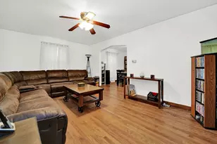 3648 W 68th Pl, Chicago, IL 60629 - Photo 4