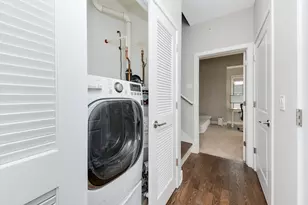 1025 Walnut Wy, Oak Park, IL 60302 - Photo 18