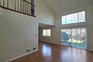 496 Stone Gate Cir, Schaumburg, IL 60193 - Photo 2