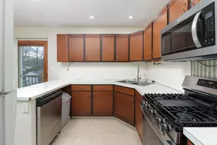 1217 Searle Dr, Normal, IL 61761 - Photo 8