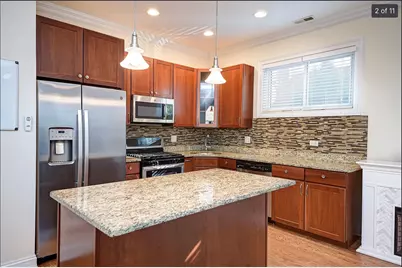 653 W Barry Avenue #1S, Chicago, IL 60657 - Photo 2