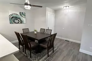 10561 Palos Pl, Palos Hills, IL 60465 - Photo 8