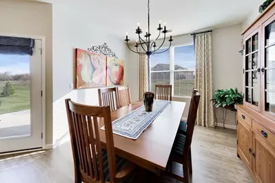 2911 Briargate Drive, Lindenhurst, IL 60046 - Photo 8