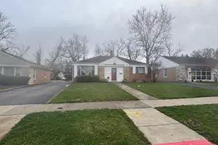 2223 Hawthorne Rd, Homewood, IL 60430 - Photo 2