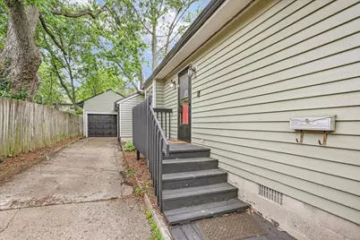 605 S Chicago Avenue, Champaign, IL 61821 - Photo 8