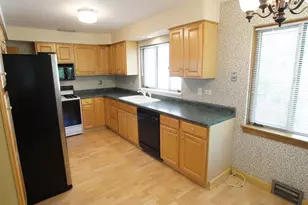 459 Highcrest Dr, Wilmette, IL 60091 - Photo 8