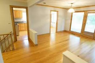 459 Highcrest Dr, Wilmette, IL 60091 - Photo 2