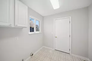 233 Spring Ct, North Aurora, IL 60542 - Photo 18