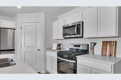 5760 Hunter Drive, Racine, WI 53406 - Photo 10