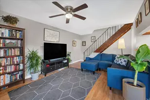 485 James Ct, Glendale Heights, IL 60139 - Photo 2