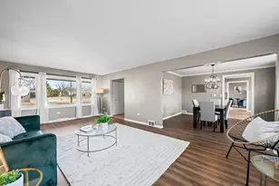 1320 N Douglas Ave, Arlington Heights, IL 60004 - Photo 10