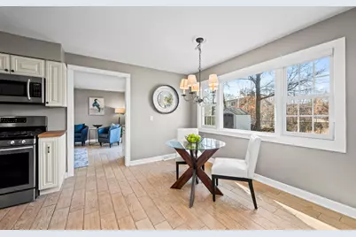 1320 N Douglas Avenue, Arlington Heights, IL 60004 - Photo 14