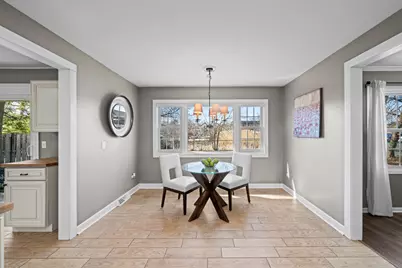 1320 N Douglas Avenue, Arlington Heights, IL 60004 - Photo 18