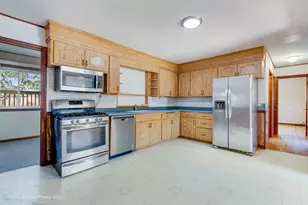 284 Washington Ave, Hampshire, IL 60140 - Photo 6