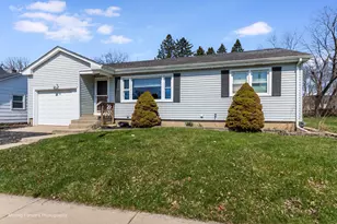 284 Washington Ave, Hampshire, IL 60140 - Photo 2