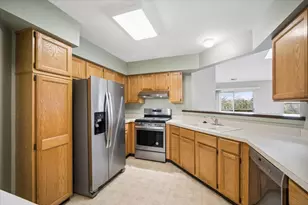 1987 Silver Lake Rd, Arlington Heights, IL 60004 - Photo 4