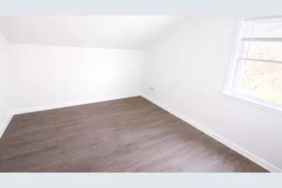 1911 Hebron Avenue, Zion, IL 60099 - Photo 10