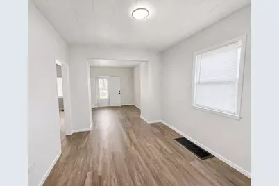 1911 Hebron Avenue, Zion, IL 60099 - Photo 4