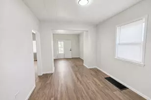 1911 Hebron Ave, Zion, IL 60099 - Photo 4