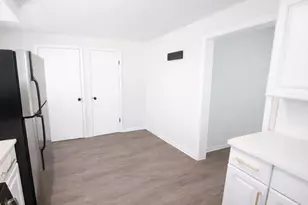 1911 Hebron Ave, Zion, IL 60099 - Photo 8