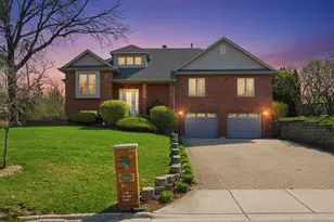 8839 S 83rd Ave, Hickory Hills, IL 60457 - Photo 2