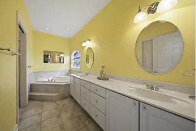 8839 S 83rd Avenue, Hickory Hills, IL 60457 - Photo 16