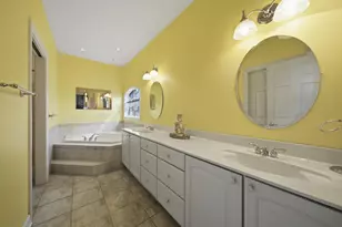 8839 S 83rd Ave, Hickory Hills, IL 60457 - Photo 16