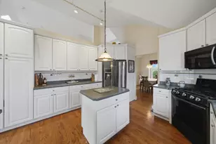 8839 S 83rd Ave, Hickory Hills, IL 60457 - Photo 8