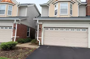 431 Pine Lake Cir, Vernon Hills, IL 60061 - Photo 2
