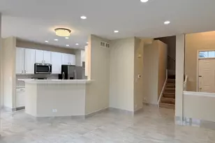 431 Pine Lake Cir, Vernon Hills, IL 60061 - Photo 4