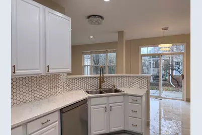 431 Pine Lake Circle, Vernon Hills, IL 60061 - Photo 14