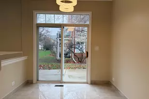 431 Pine Lake Cir, Vernon Hills, IL 60061 - Photo 8