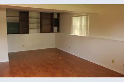 410 Ashwood Court, Vernon Hills, IL 60061 - Photo 6